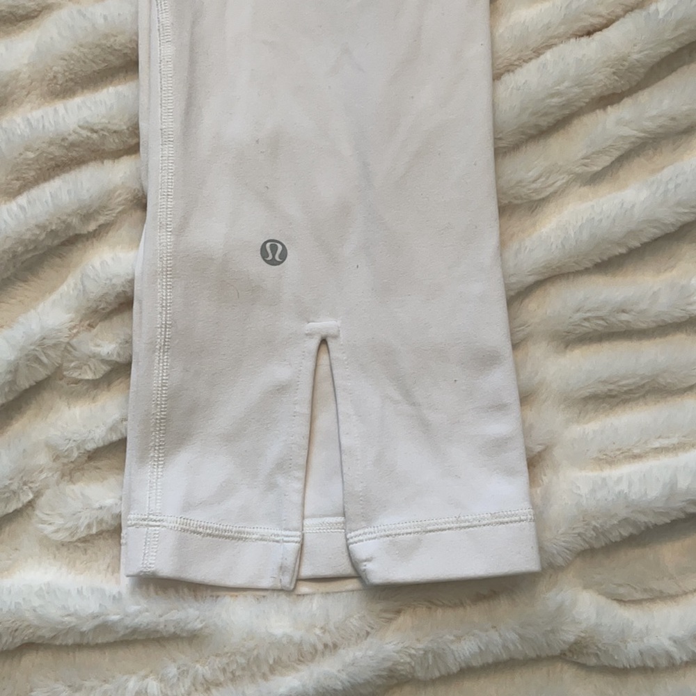 Lululemon cropped with split - Picture 2 of 4